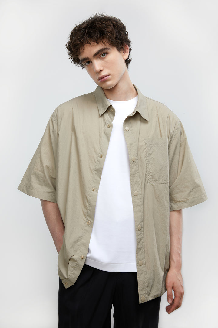 SHORT SLEEVE BUTTON UP in Rock — alternate angle