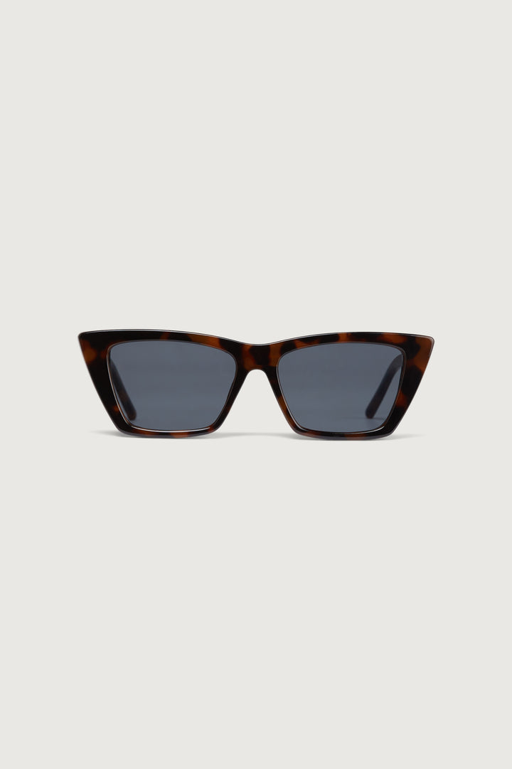 POINTED EDGE SUNGLASSES