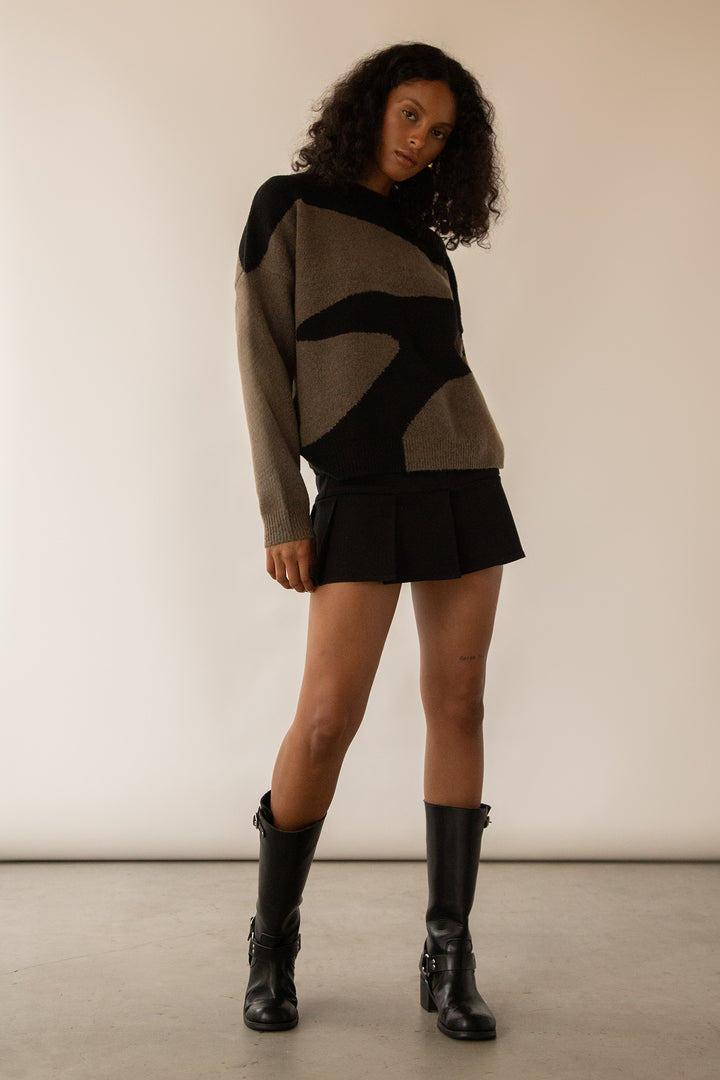 OVERSIZED INTARSIA SWEATER in BLACK MAJOR BROWN — alternate angle