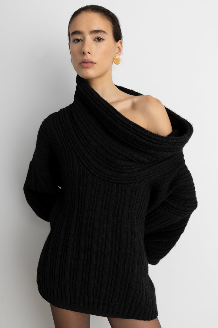 OVERSIZED SLOUCHY OFF THE SHOULDER SWEATER