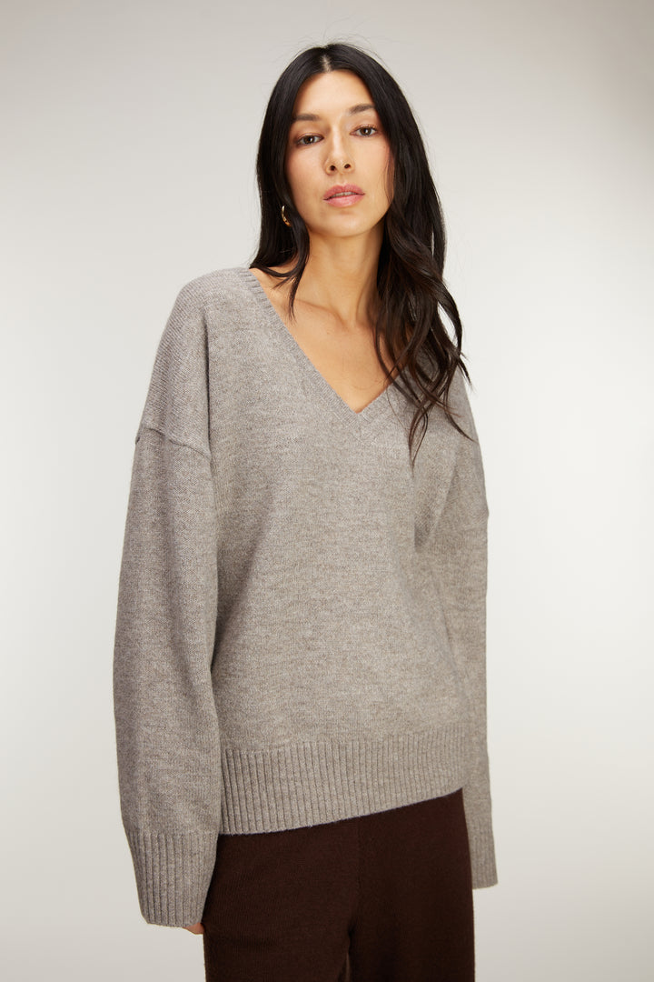 RELAXED FIT V-NECK SWEATER