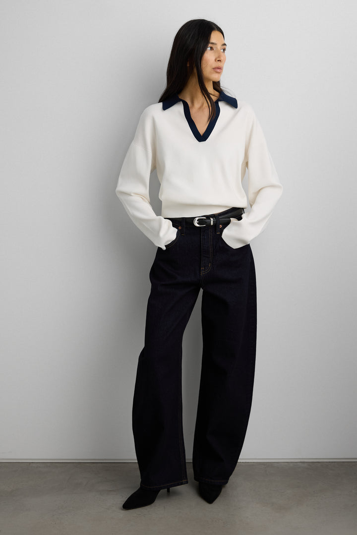 CONTRAST COLLARED SWEATER