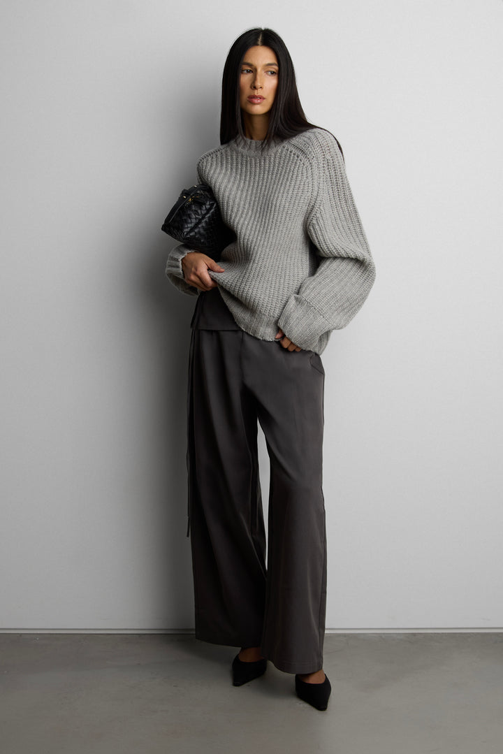 100% WOOL CHUNKY KNIT SWEATER in Light Heather Grey — alternate angle