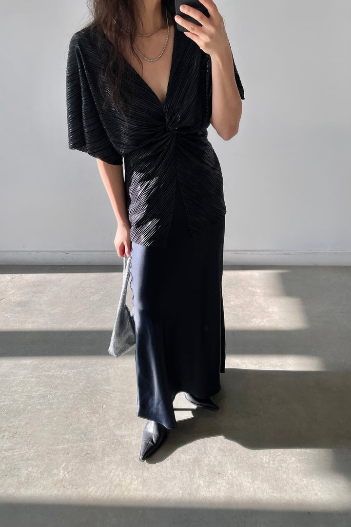 METALLIC PLEATED GATHERED FRONT TOP in Black Shimmer — alternate angle
