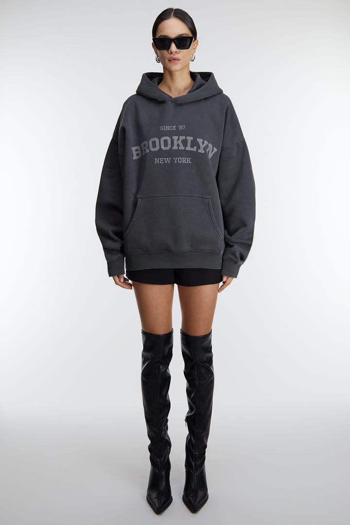 FLEECE STUDIO GRAPHIC PULLOVER HOODIE