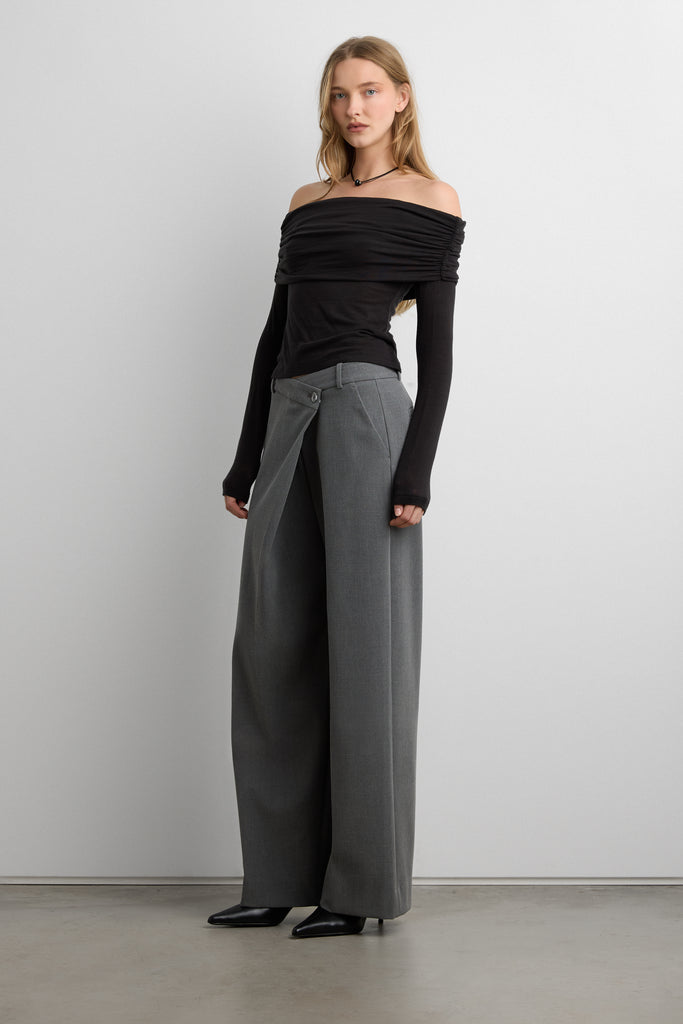 OFF THE SHOULDER LONG SLEEVE TOP