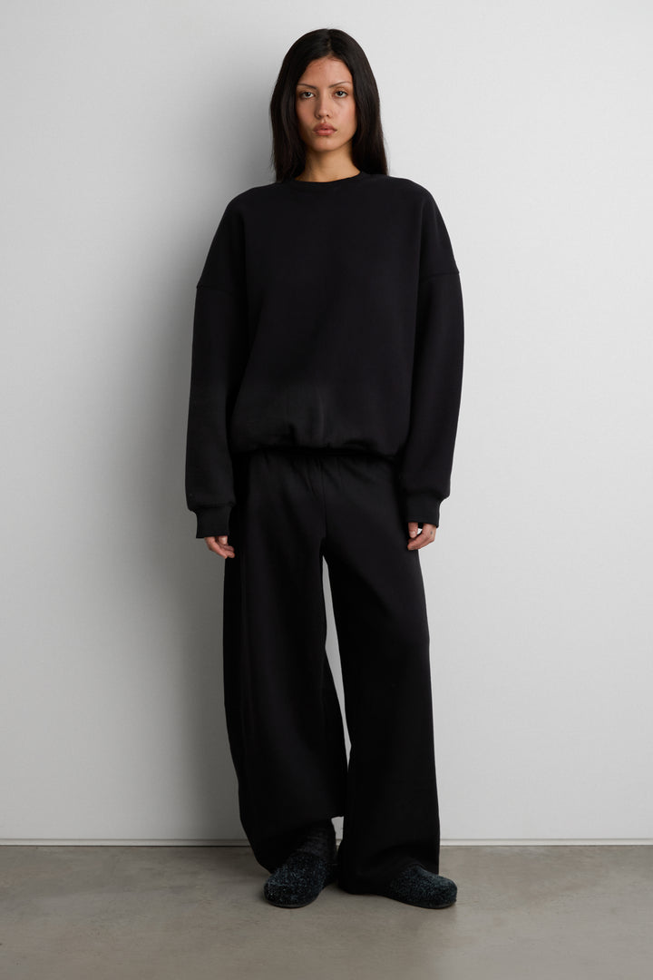 FLEECE STUDIO CREWNECK SWEATSHIRT WITH POCKETS