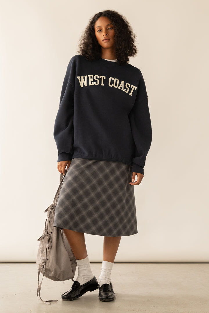 OVERSIZED GRAPHIC SWEATSHIRT in Parisian Night East — alternate angle