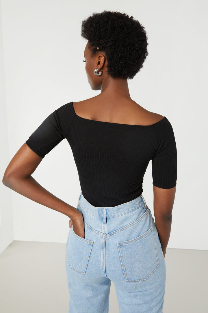 WIDE NECK T-SHIRT in Black — alternate angle